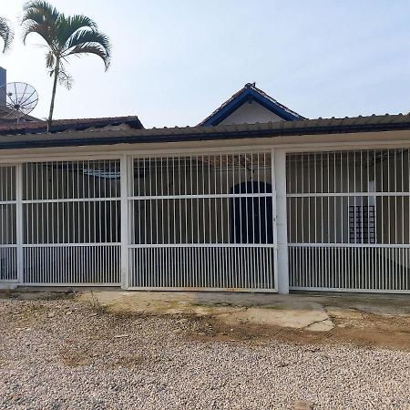 0005.04 - Maranduba - Casa - 3 Dorm - 14 Pess - 3 Quadras Do Mar - Piscina Coletiva - Wifi - Ar Condicionado Villa อูบาตูบา ภายนอก รูปภาพ